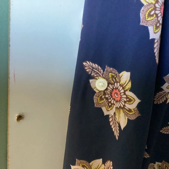 Loft blouse size small - Picture 5 of 6